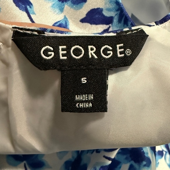 Gorgeous Royal Blue And White Floral Formal Dress size 5 - Picture 8 of 9